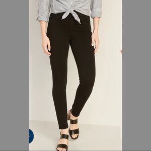 Old Navy - NWT Rockstar 24/7 Jeggings